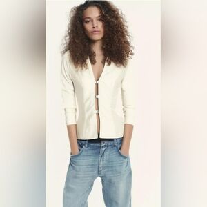 Zara Ivory Classic Long Sleeved Shirt With Metal Clip Closure